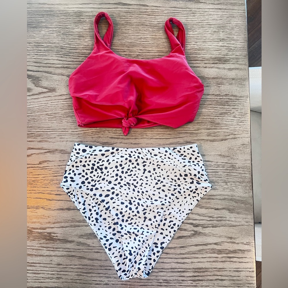 Stylish Red Bikini Set with High-Waisted Bottoms